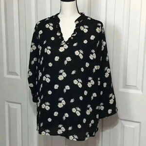 Rue21 black tunic top daisy shirt blouse